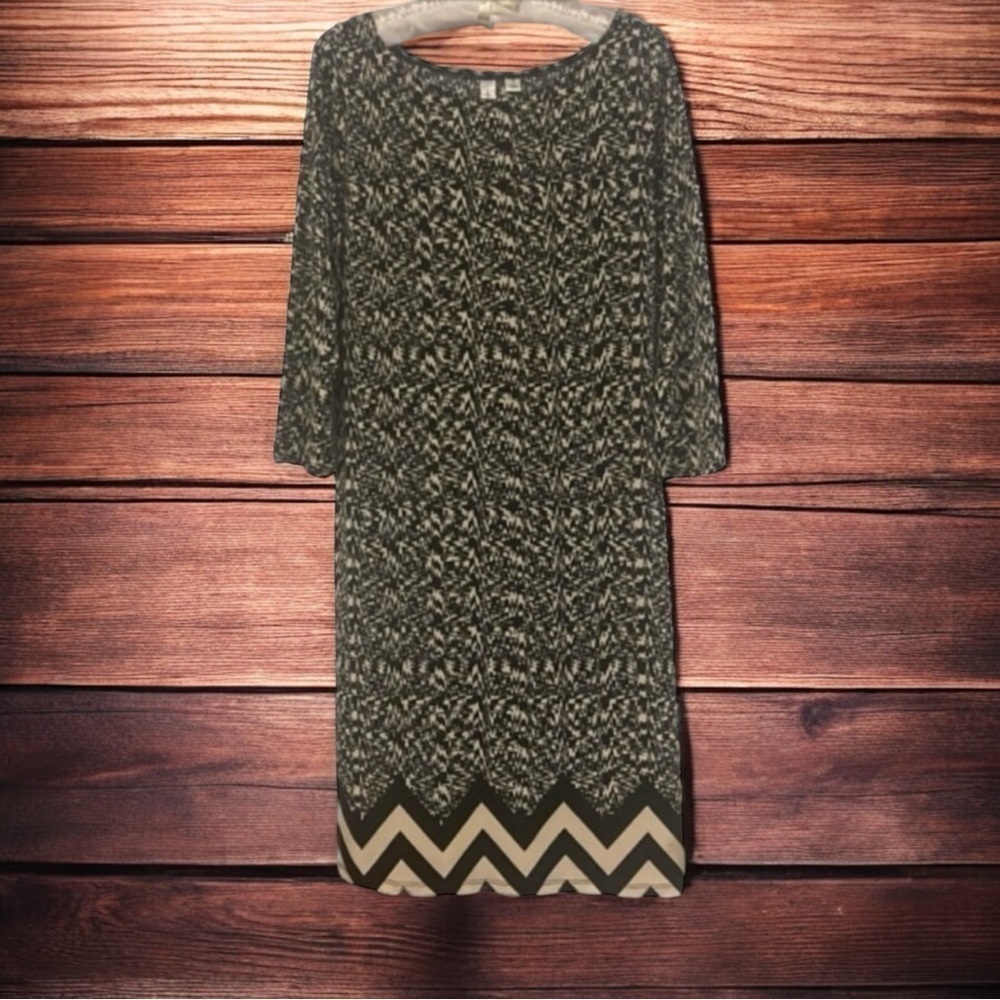 TACERA GEOMETRIC PATTERN SHIFT DRESS SIZE SMALL